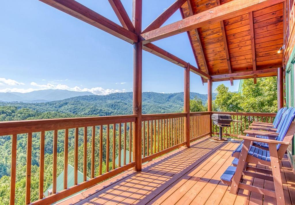 A Higher Calling, 1089 Of Free Area Attraction Tickets For Each Paid Day, Dollywood And More! Pigeon Forge Exterior foto