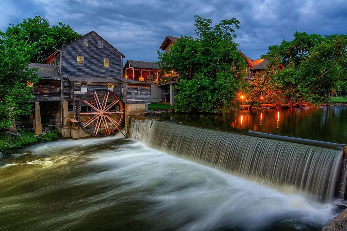 A Higher Calling, 1089 Of Free Area Attraction Tickets For Each Paid Day, Dollywood And More! Pigeon Forge Exterior foto