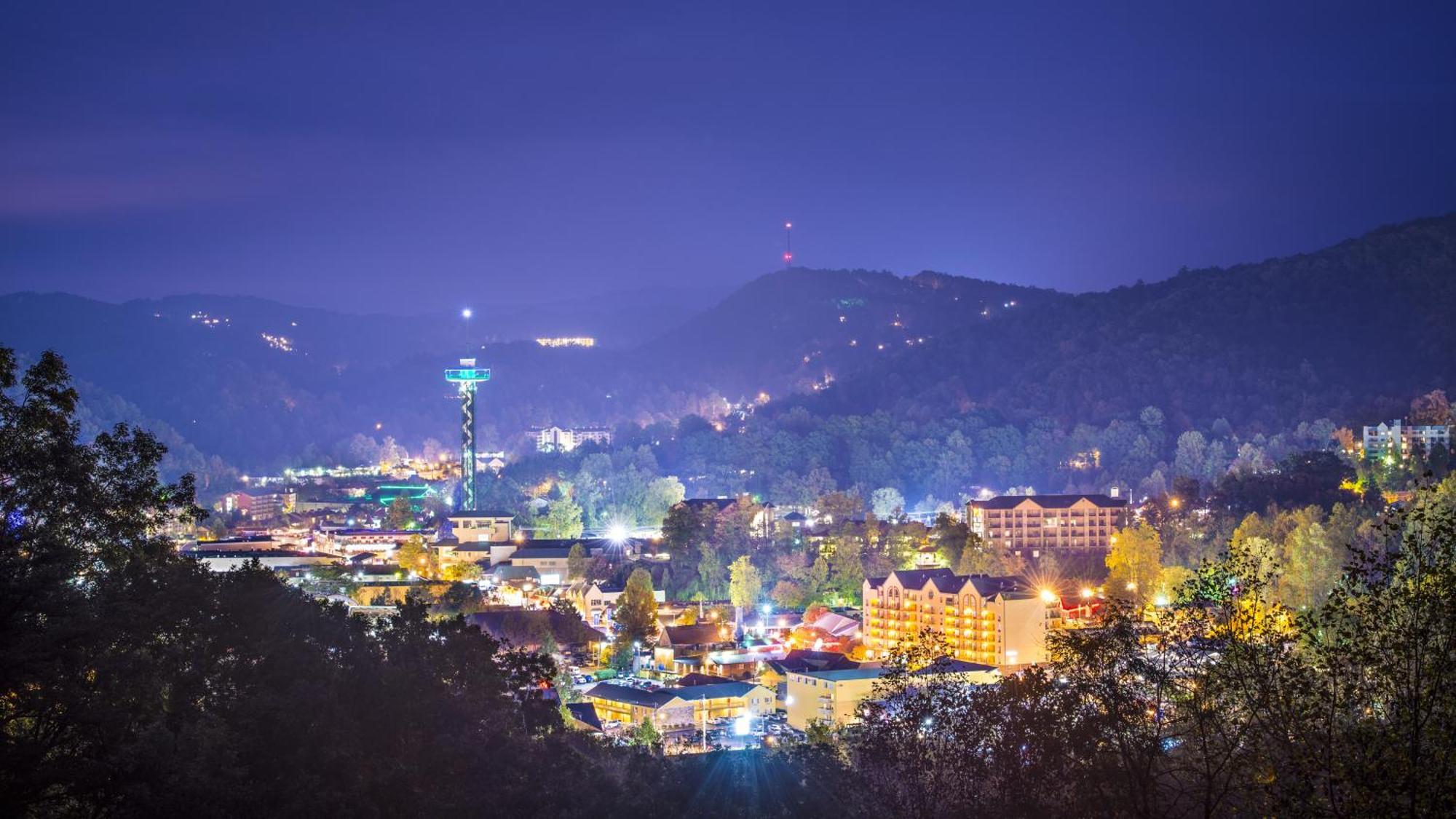 A Higher Calling, 1089 Of Free Area Attraction Tickets For Each Paid Day, Dollywood And More! Pigeon Forge Exterior foto