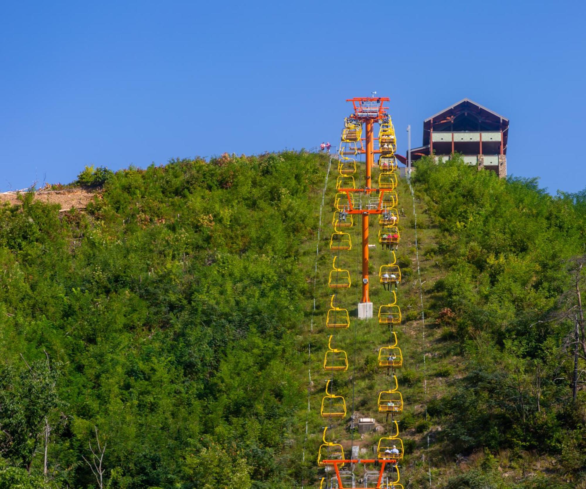 A Higher Calling, 1089 Of Free Area Attraction Tickets For Each Paid Day, Dollywood And More! Pigeon Forge Exterior foto